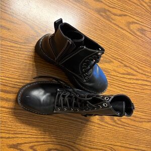 Black Leather Women’s Boots